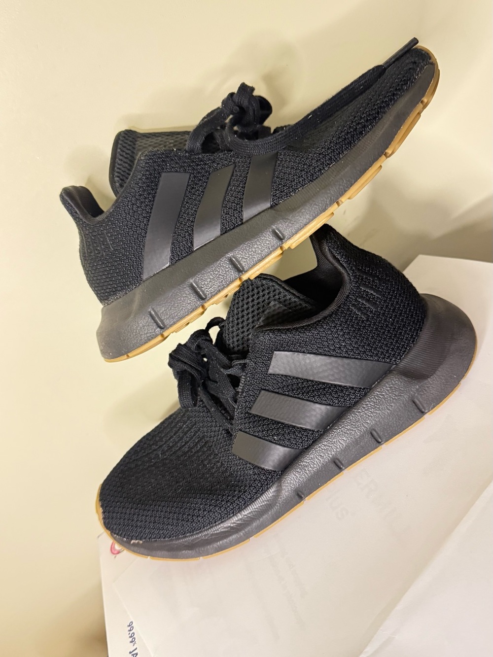 ADIDAS Swift Run 1.0 Sneaker Kids Size 1